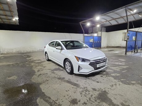 Hyundai Elantra 2019
