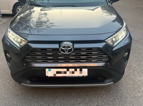 Toyota RAV4 2021