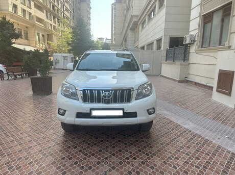 Toyota Land Cruiser Prado 2011
