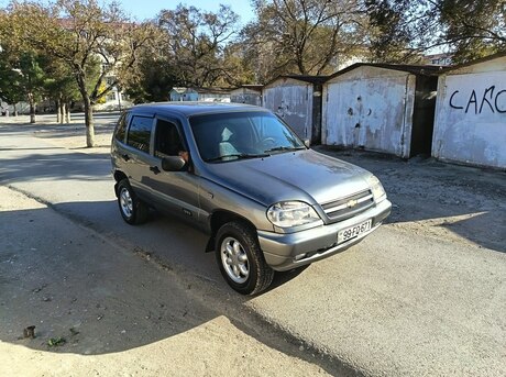 Chevrolet Niva 2004
