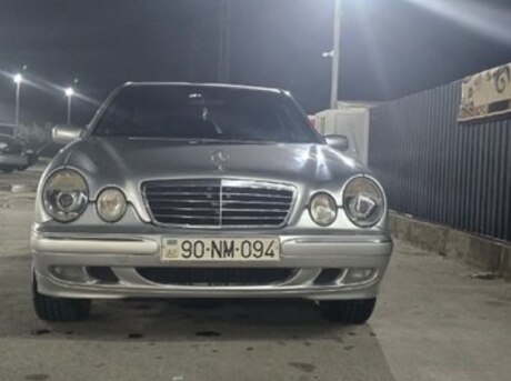 Mercedes E 220