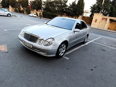 Mercedes E 220 2004