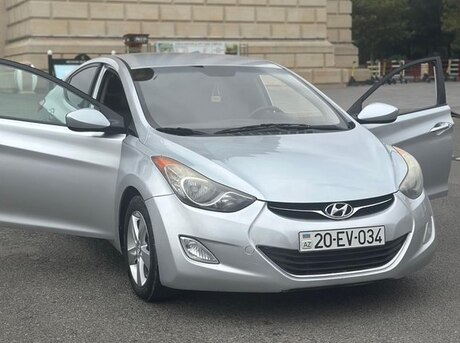 Hyundai Elantra 2013