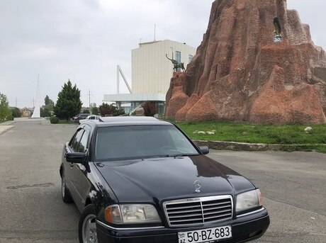 Mercedes C 200