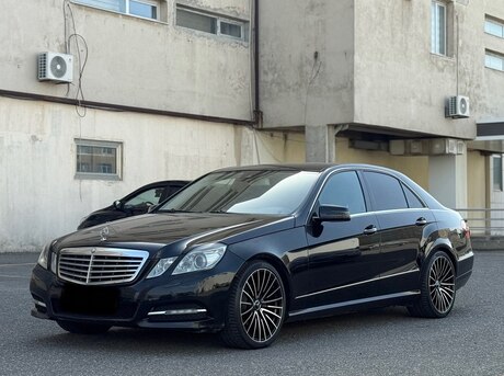 Mercedes E 200