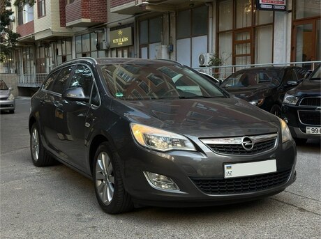 Opel Astra 2011
