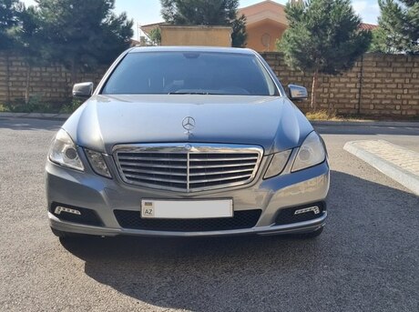 Mercedes E 350 4MATIC 2011