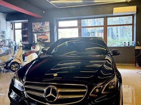 Mercedes E 200