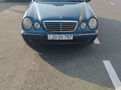 Mercedes E 200