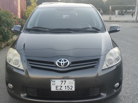 Toyota Auris 2011