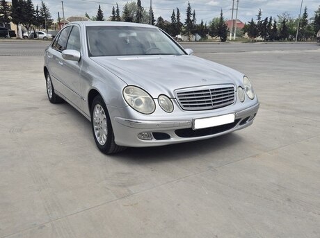 Mercedes E 240 2003