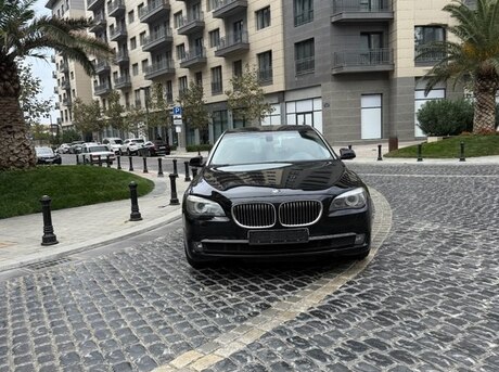 BMW 740 2012
