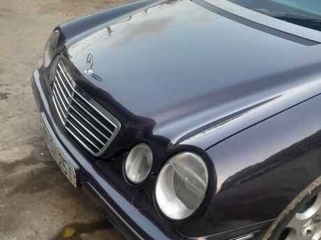 Mercedes E 240 2000