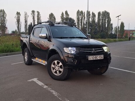 Mitsubishi L200 2012