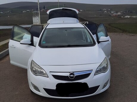 Opel Astra 2010