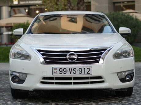 Nissan Altima 2012