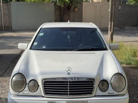 Mercedes E 220 1999