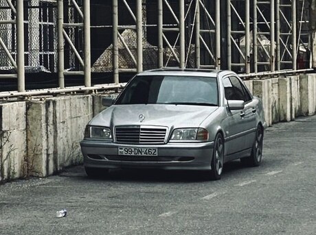 Mercedes C 240