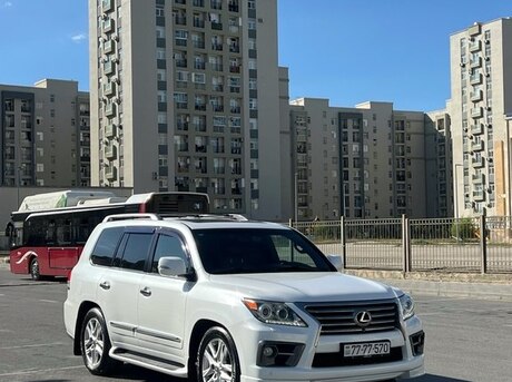 Lexus LX 570 2013
