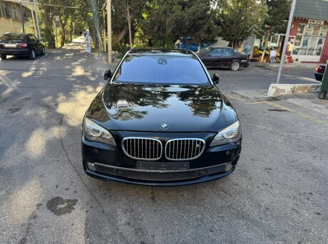 BMW 740