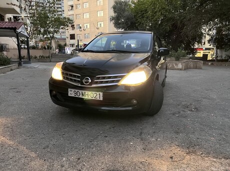 Nissan Tiida 2010
