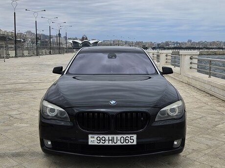 BMW 740 2011