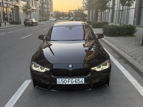 BMW 330 2017
