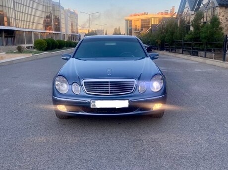 Mercedes E 220