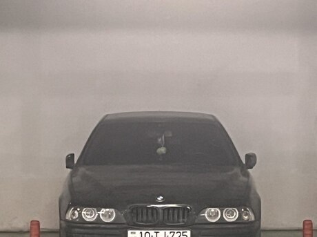 BMW 528