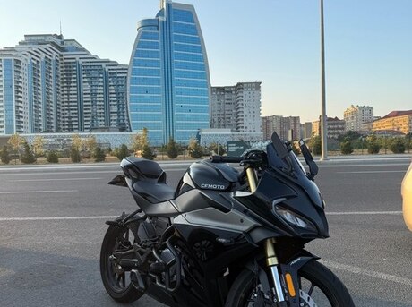 CFMOTO 250 SR 2025