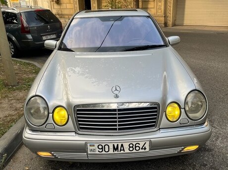 Mercedes E 320