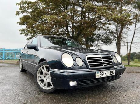 Mercedes E 240