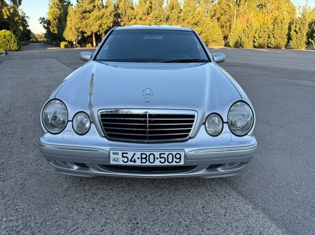 Mercedes E 320