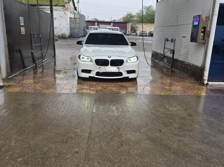 BMW 528