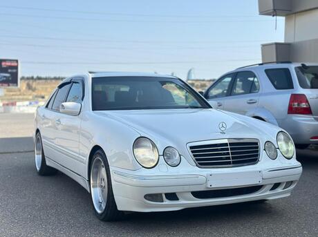 Mercedes E 320