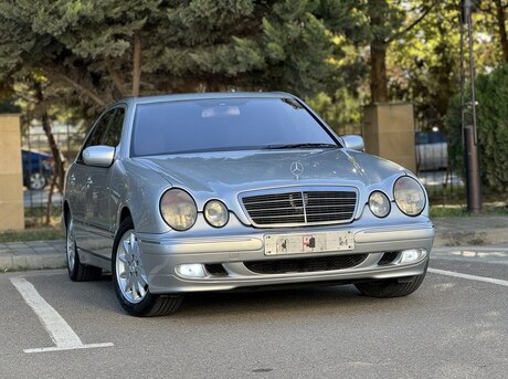 Mercedes E 220 2001