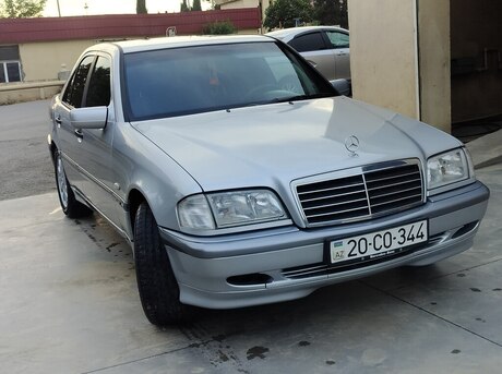 Mercedes C 180