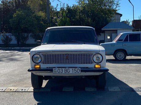 LADA (VAZ) 21011