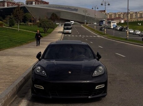 Porsche Panamera GTS