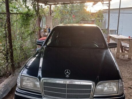 Mercedes C 180