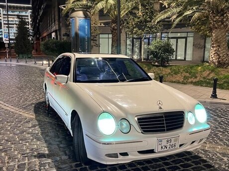 Mercedes E 220