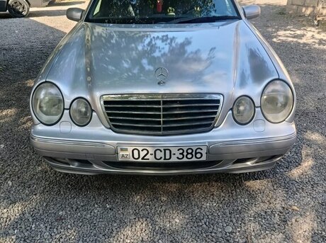 Mercedes E 240