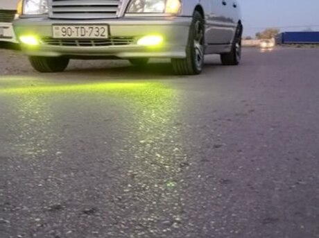 Mercedes C 200