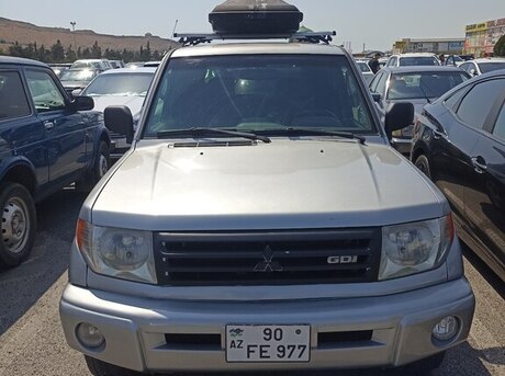 Mitsubishi Pajero io 1999
