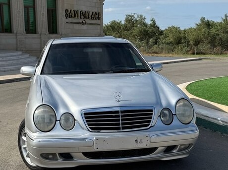 Mercedes E 240