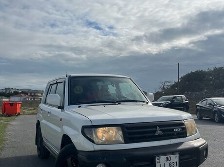 Mitsubishi Pajero io 1999