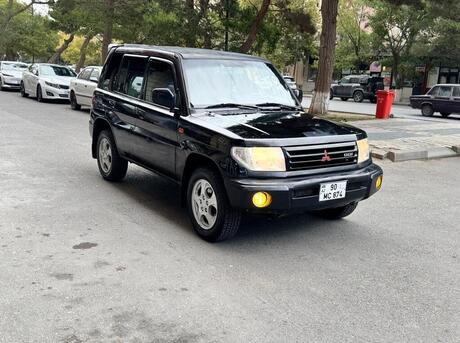 Mitsubishi Pajero io