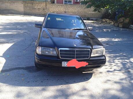 Mercedes C 180
