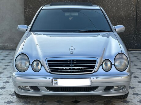 Mercedes E 220