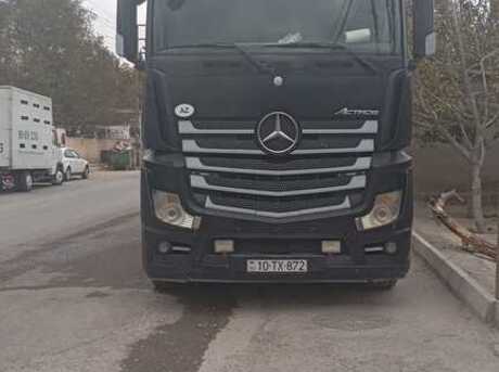 Mercedes Actros 1842